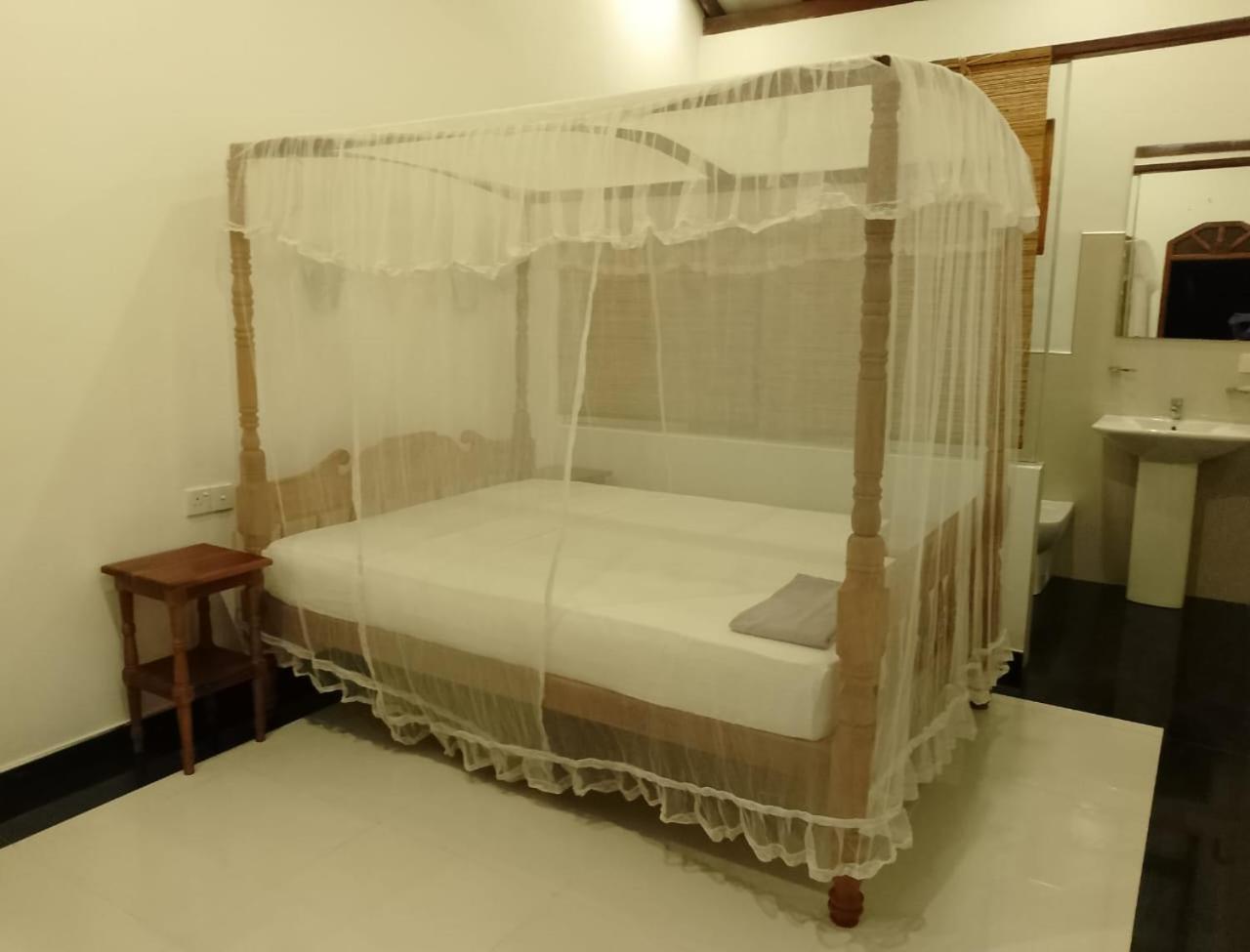 Skywalker Guest House Weligama Exteriör bild