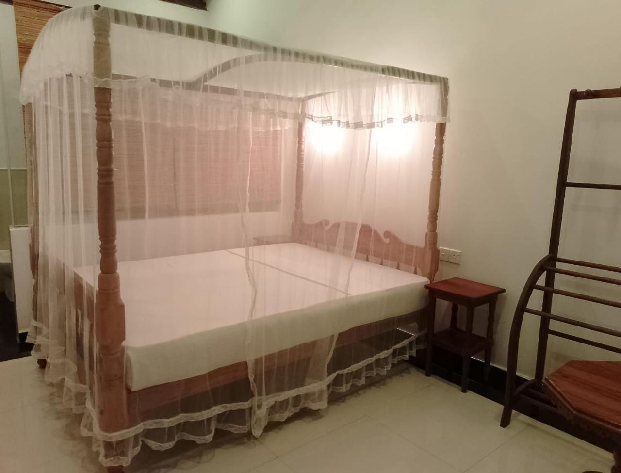 Skywalker Guest House Weligama Exteriör bild