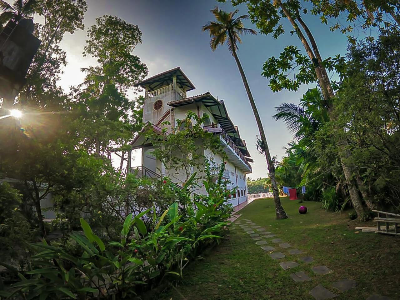 Skywalker Guest House Weligama Exteriör bild